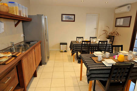 Waikiki Beach Bed And Breakfast - New Castle Holiday 4