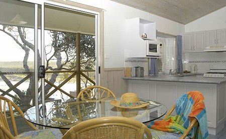 Berrara Beach Holiday Chalets - New Castle Holiday 4