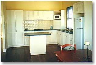 Esperance Beach House Esplanade Apartments - New Castle Holiday 3