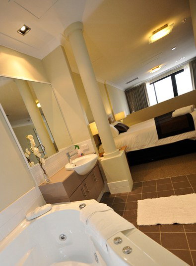 Breakwater Bed And Breakfast - New Castle Holiday 1