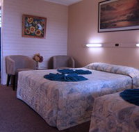Whitsunday Palms Motel - New Castle Holiday