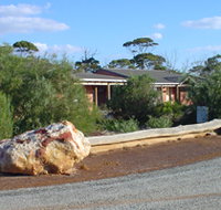 Wave Rock Lakeside Resort and Caravan Park - New Castle Holiday