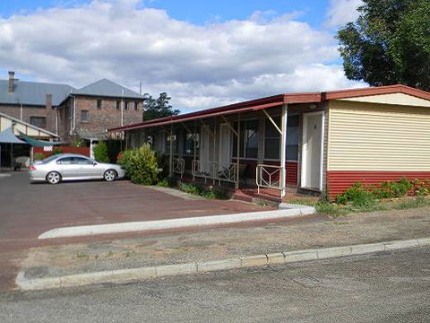 Plantagenet Motel Hotel - New Castle Holiday 1