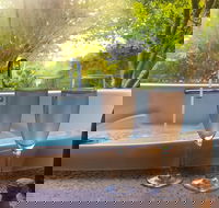 Adelaide Hills Retreats - The Nest - New Castle Holiday