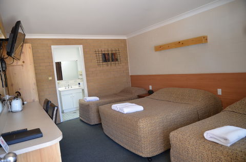Alexander Motor Inn Moree - New Castle Holiday 0