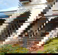 Ardlethan Bed and Breakfast - New Castle Holiday