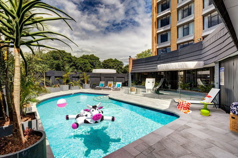 Atura Albury - New Castle Holiday 1