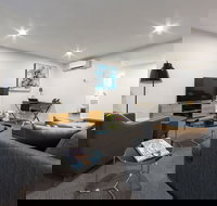 Avenue Hotel Canberra - New Castle Holiday