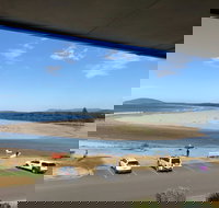 Beachfront Apartment - New Castle Holiday