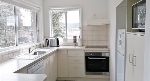 Beachcomber Apartments - New Castle Holiday 2