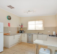 Broken Hill Country Cottage - New Castle Holiday