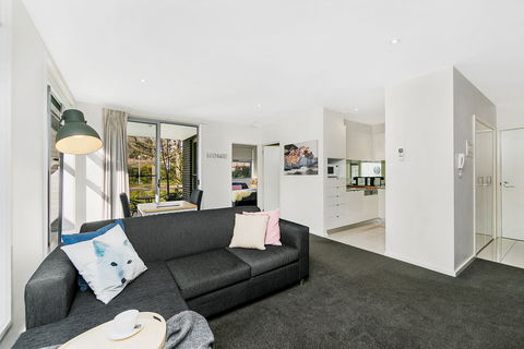 Canberra Furnished Accommodation - New Castle Holiday 0