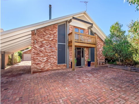 Century 21 SouthCoast: Estar - New Castle Holiday 2