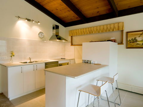 Chisholm Heights CBD Accommodation - New Castle Holiday 2