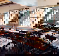 Commonwealth Hotel - New Castle Holiday