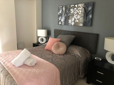 Dolphin Quay 3 Bedroom Apartment - New Castle Holiday 2