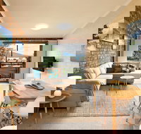 Ellswood 9 - New Castle Holiday