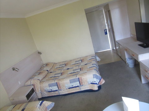 El Toro Motor Inn - New Castle Holiday 0