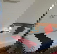 Espana Motel - New Castle Holiday