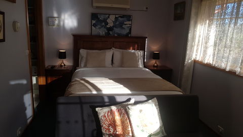 Factory Lane Bed & Breakfast - New Castle Holiday 1