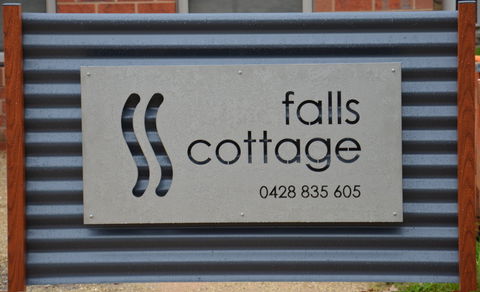 Falls Cottage Whitfield - New Castle Holiday 0