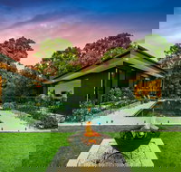 Friday Sabai - New Castle Holiday