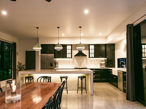 Friday Sabai - New Castle Holiday 2