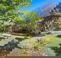 Gowan Ross Cottage - New Castle Holiday