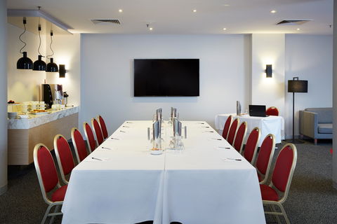 Ibis Perth - New Castle Holiday 1