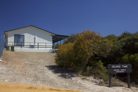 Island Time - New Castle Holiday 0