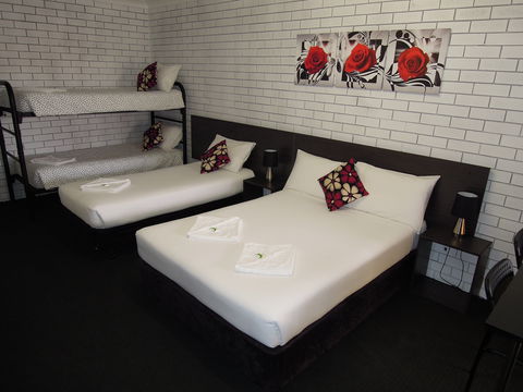 Jackaroo Apartments - Motel - New Castle Holiday 2