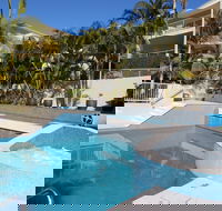 Lennox Beach Resort - New Castle Holiday