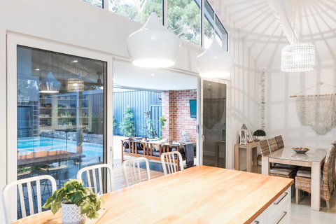 Luxury Inner City Oasis - Pool, City & Beach - New Castle Holiday 1