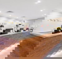 Macleay Hotel - New Castle Holiday