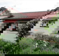 Mataro Cottage - New Castle Holiday