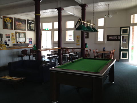 Neath Hotel - New Castle Holiday 1