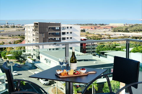Oaks Gladstone Grand Hotel - New Castle Holiday 0
