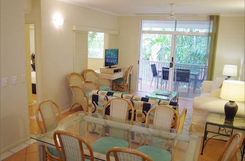 Palm Cove Tropic Apartments - New Castle Holiday 2
