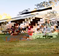 Paradise Country Farmstay - New Castle Holiday