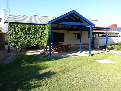 Phoenix Cottage - New Castle Holiday 2