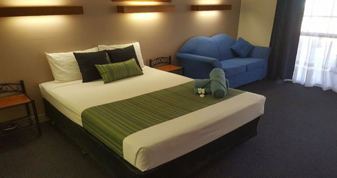 Quilpie Motor Inn - New Castle Holiday 2