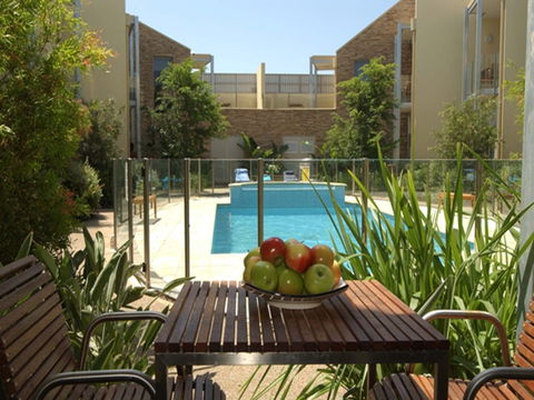 Rye Hotel Accommodation - New Castle Holiday 0