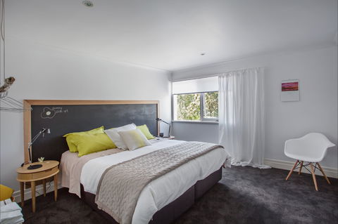 Sunny Side Up Bed And Breakfast - New Castle Holiday 0