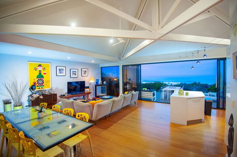 Tambac On Boomerang Beach - New Castle Holiday 0