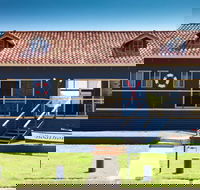 The Boathouse - New Castle Holiday