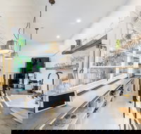 The Greenhouse  Retreat Pearl Beach - New Castle Holiday