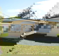 The Surfway Cottage Berrara - New Castle Holiday