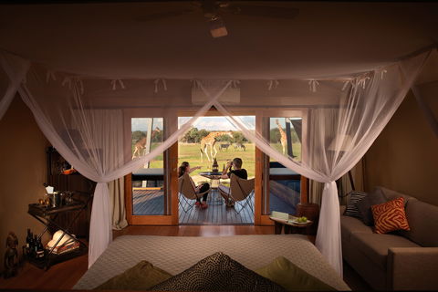 Zoofari Lodge, Taronga Western Plains Zoo Dubbo - New Castle Holiday 0