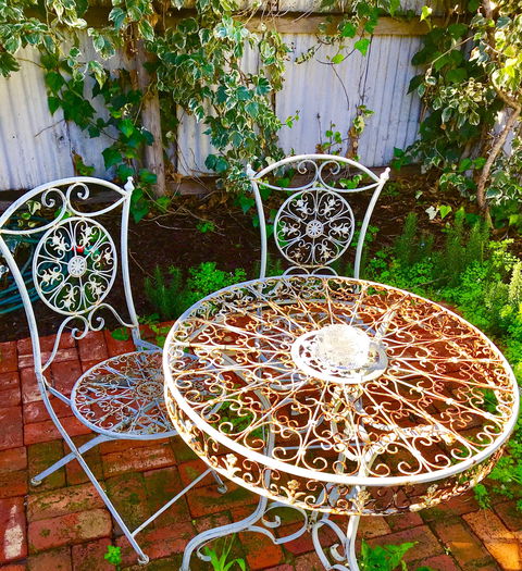 3 Divas Accommodation - The Moscato Cottage - New Castle Holiday 2
