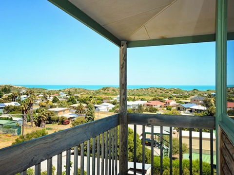 3 Henley Street - Goolwa Beach - New Castle Holiday 1